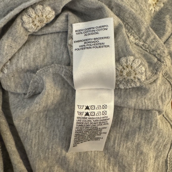 Lucky Brand Large Gray w/Embroidered Sunflowers Short Sleeve T-Shirt - EUC - Picture 5 of 5